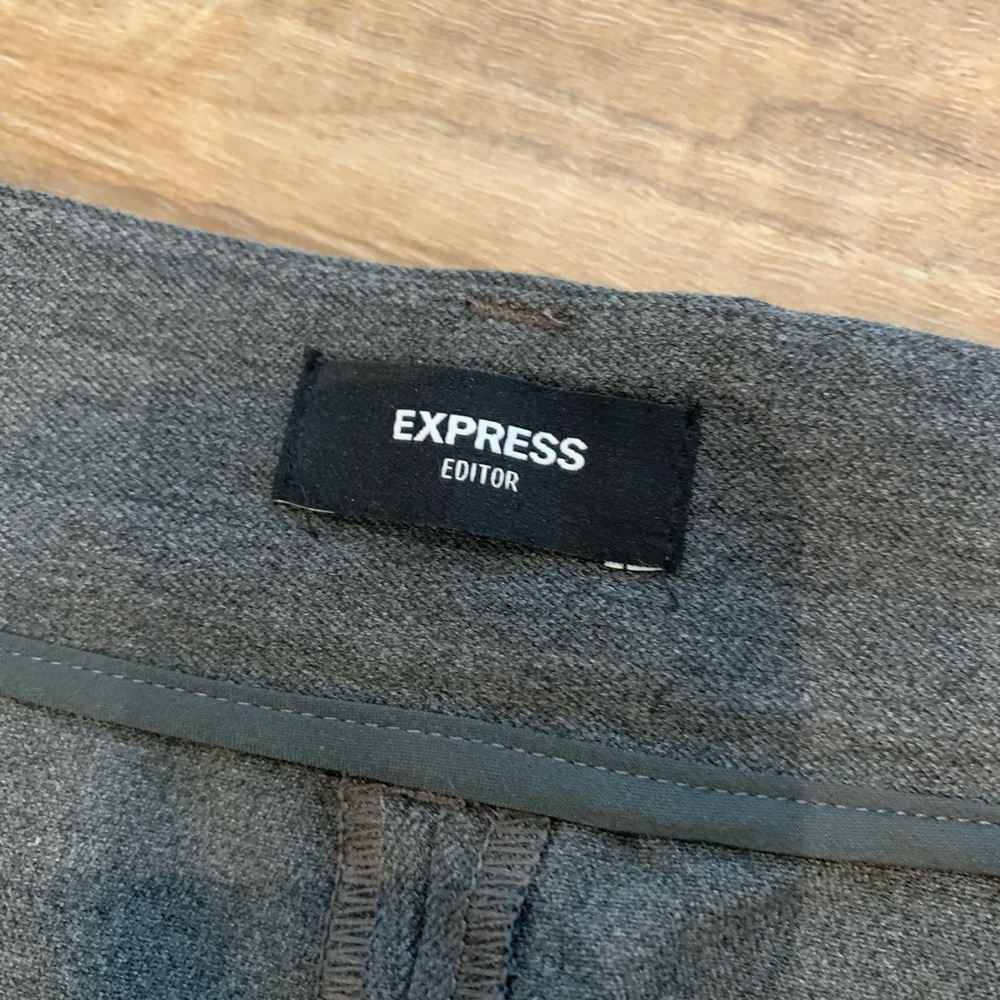 Express Editor High Rise Shorts - Picture 3 of 6
